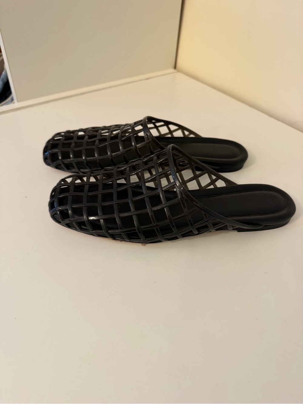 Vince Black Woven Cage Slip-On Mules jellies